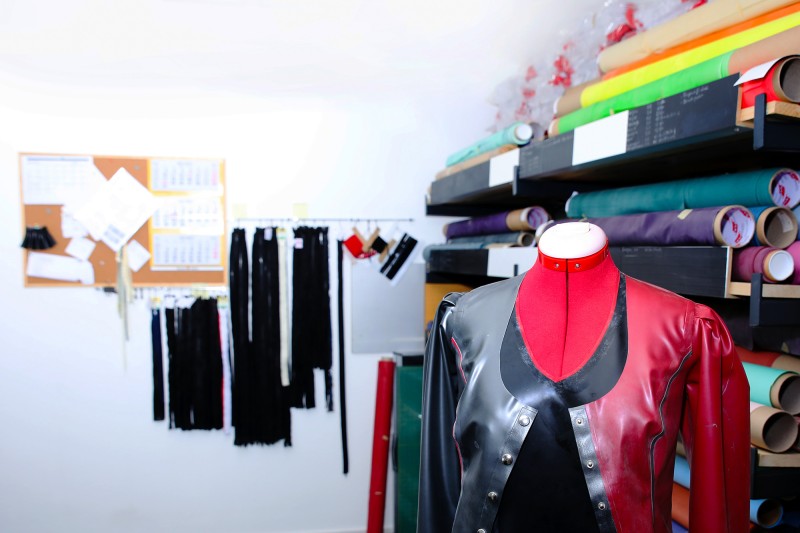 Wie wird maßgeschneiderte Latexkleidung hergestellt? Wie wird maßgeschneiderte Latexkleidung hergestellt?