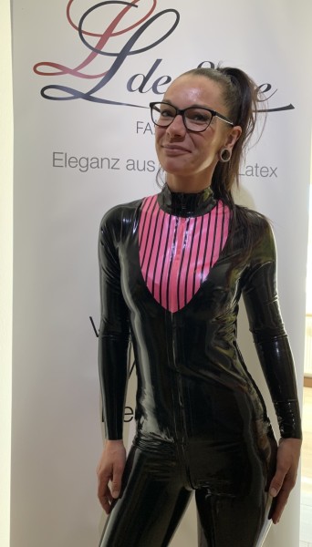 Latex Damen Bluse langarm im Nadelstreifen Design